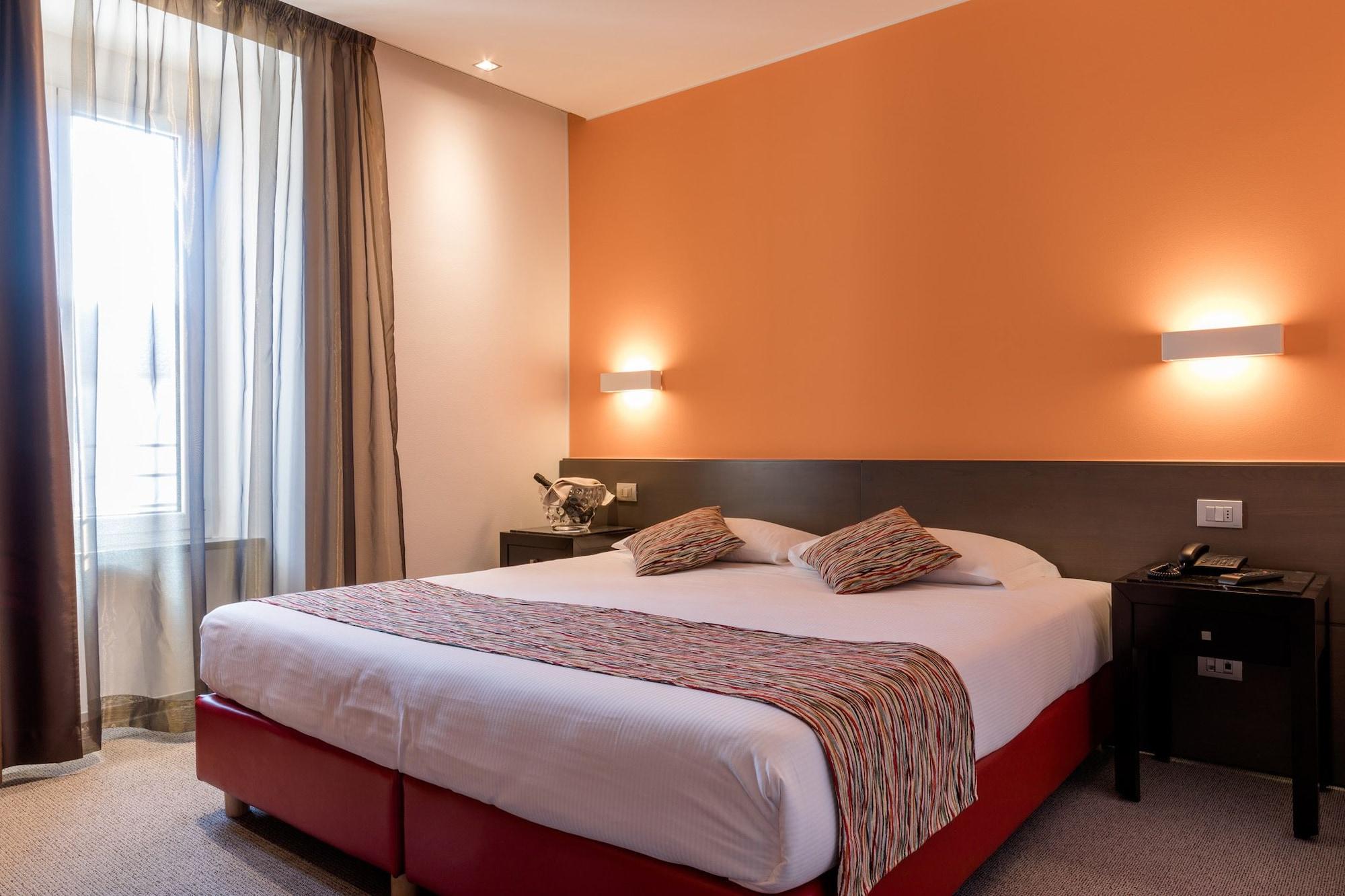 Hotel Valeria 维拉奥比齐纳 外观 照片