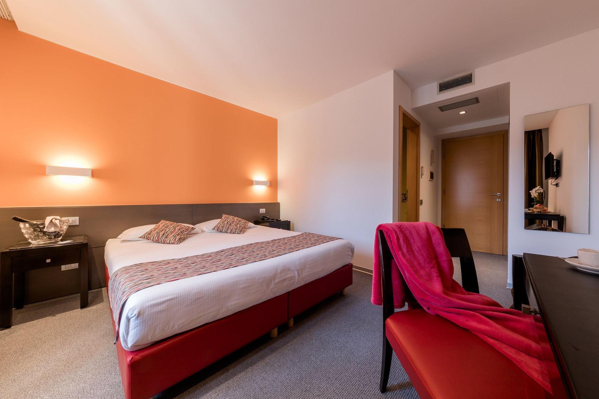 Hotel Valeria 维拉奥比齐纳 外观 照片